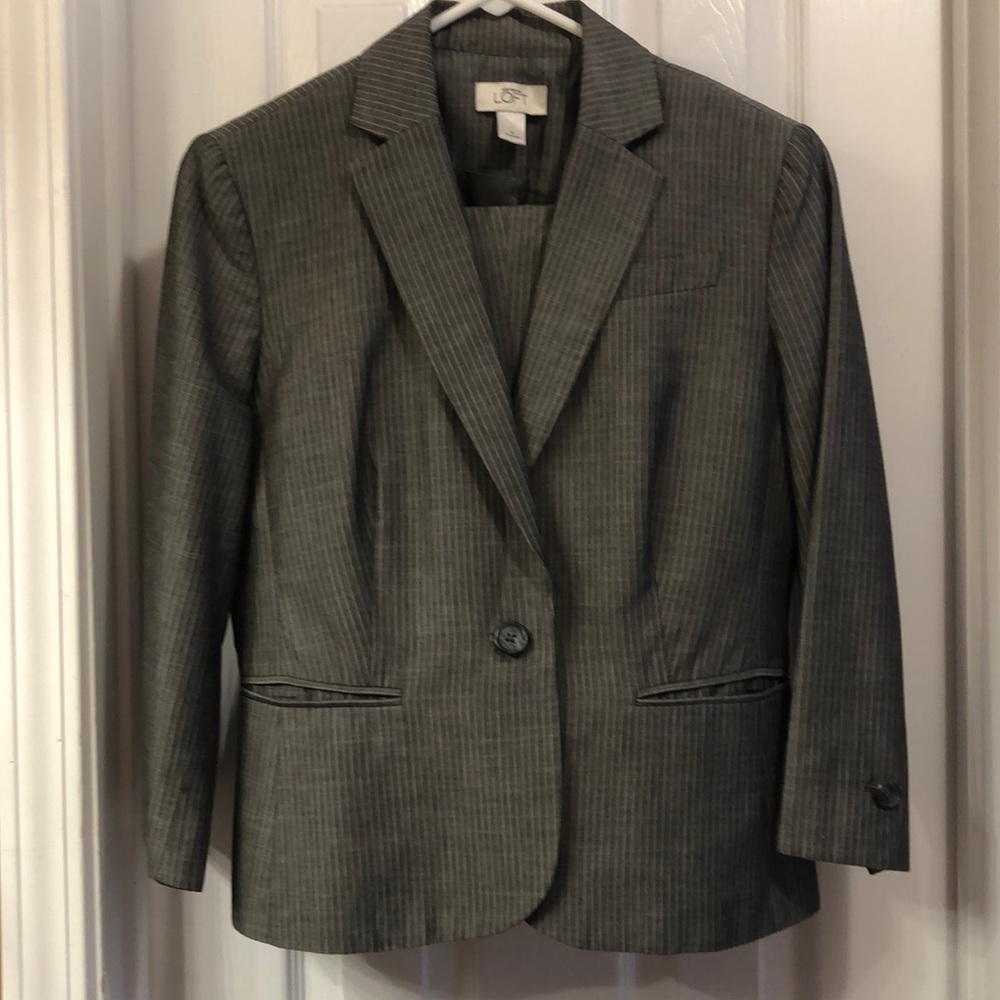 Ann Taylor business suit
